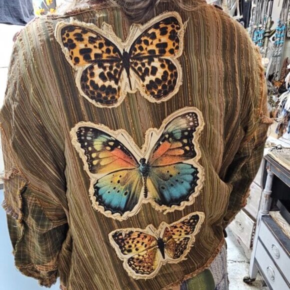 Butterfly Button Top by A Rare Bird - Picture 2 of 13